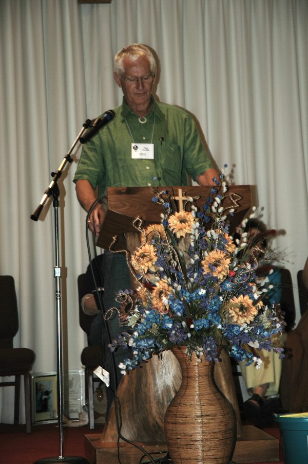 Peter speaking at the Rio Brazos Miniature Donkey Expo, Texas